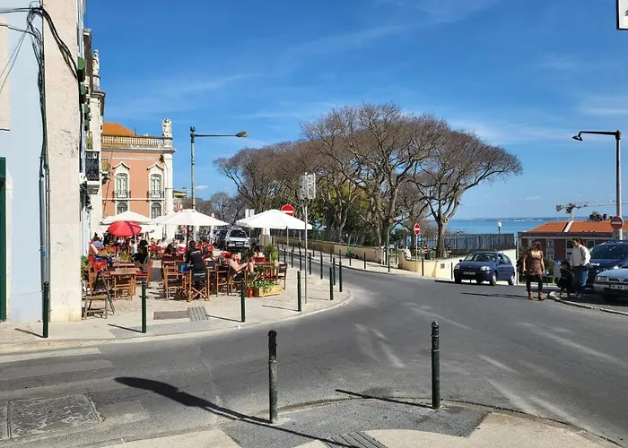 Pilar - Alfama River View *